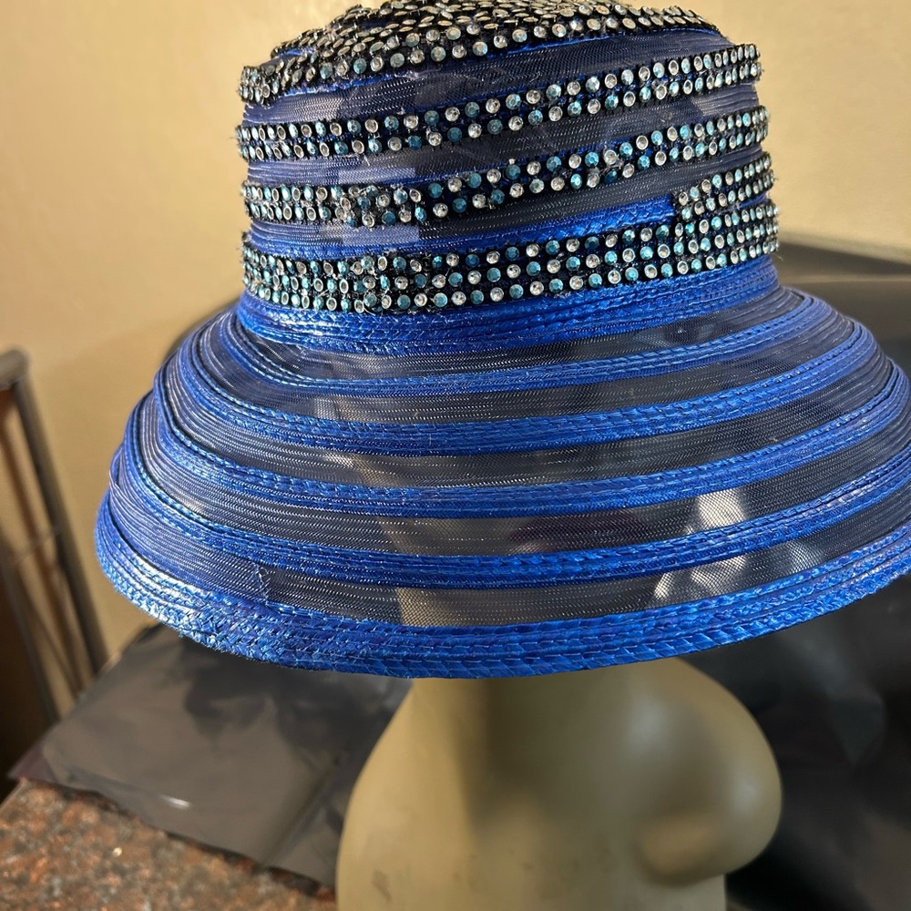 Elegant Blue Striped Women's Hat